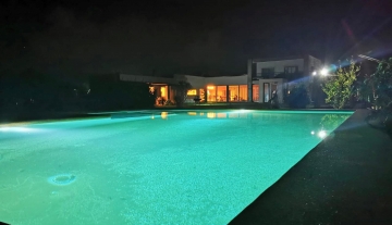 Vende amplia casa en exclusivo sector Botrolhue, Condominio Palomar de San Juan.