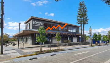 ARRIENDA Locales comerciales en excelente ubicación con terraza y vista al lago Villarrica